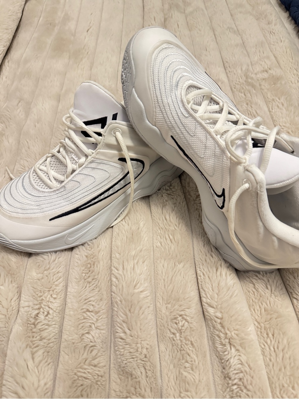 Nike Unisex Giannis 4 Immortality Basketball/Volleyball Sneaker